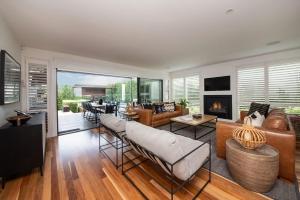 Byron by the Beach - Luxury Heated Pool and Views