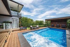 Byron by the Beach - Luxury Heated Pool and Views