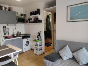 Gruissan: T2 avec Piscine, Internet, Parking, Proche Plage et Commerces - FR-1-796-10