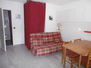 T2 cabine climatisé avec piscine, parking privé, proche port et commerces, idéal 4-5 pers. - FR-1-796-9