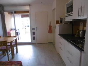 T2 cabine climatisé avec piscine, parking privé, proche port et commerces, idéal 4-5 pers. - FR-1-796-9