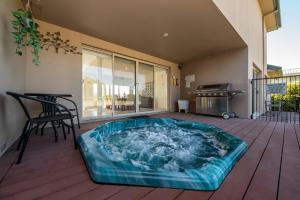 Vue de la Mer Luxe Retreat - Tennis, Pool, Views