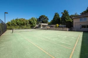 Vue de la Mer - Pool, Spa, Tennis Court, Water Views