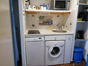 Gruissan - À 2 Pas de la Plage - Studio Cabine pour 4 - Parking Sécurisé - FR-1-796-15