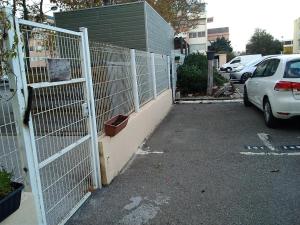 Gruissan - Studio rénové climatisé 23 pers, parking sécurisé, à 50m de la plage du Grazel - FR-1-796-16