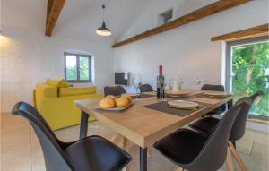 Beautiful Home In Skofije