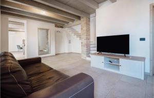 Beautiful Home In Skofije