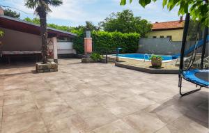 2 Bedroom Beautiful Home In Rijeka