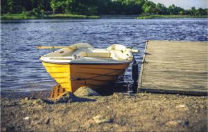 Amazing Home In Fågelmara With Wifi