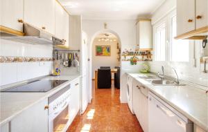 Stunning Home In Gran Alacant