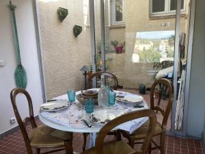 Appartements Villa 6/7 pers climatisee - Proche port et village - Parking prive - FR-1-796-36 : photos des chambres