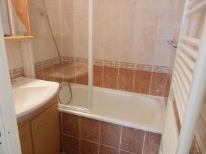 Gruissan - Appartement climatisé - 6 pers - Parking - Plage à 50m - FR-1-796-51