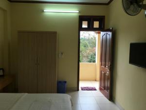 Hoà Lạc Viên Motel