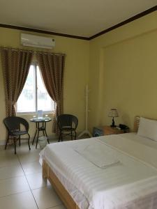 Hoà Lạc Viên Motel