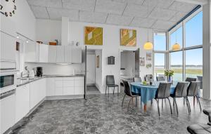 Three-Bedroom Holiday Home In Skals