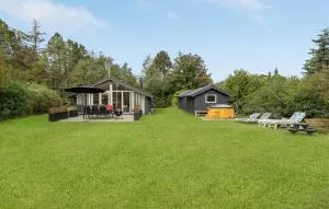 Three-Bedroom Holiday Home In Glesborg - Glesborg