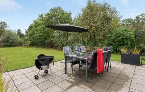 Three-Bedroom Holiday Home In Glesborg