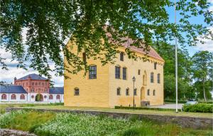 Awesome Home In Tomelilla With Wifi