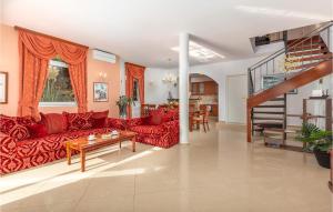 3 Bedroom Nice Home In Veprinac 