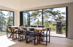 Lovely Home In Sorunda With Kitchen