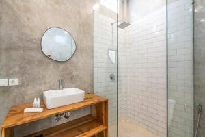 Large designer 2 bedroom villa with pool in Canggu