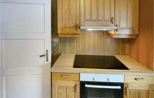 Beautiful Apartment In Atna