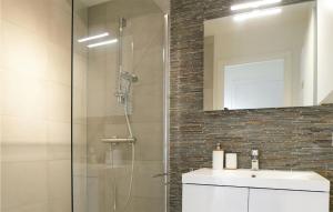 1 Bedroom Lovely Apartment In Oostende