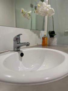 1 Sparkling Sanctuary Joondana 3BRGarage