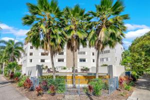 Relaxed Coastal Charm - A Stylish Resort-style Haven