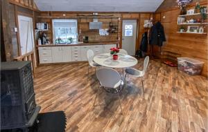 Nice Home In Kåphult With Kitchen