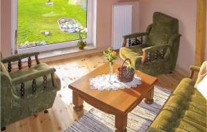 Gorgeous Apartment In Stojcino