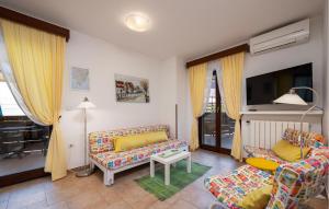 1 Bedroom Awesome Apartment In Peroj