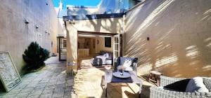 Beautiful Terrace Home Close to Disney Studios