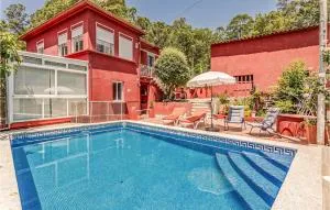 Gorgeous Home In San Xoan De Tabagón - Tabagón