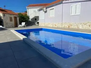 Holiday home Nancy with swimming pool - Vinišće