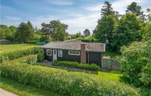 Nice Home In Humble With Wifi