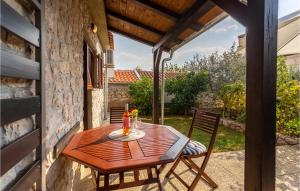 Nice Apartment In Omisalj With Wifi