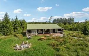 3 Bedroom Cozy Home In Vemb - Holstebro