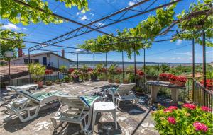 2 Bedroom Amazing Apartment In Secovlje