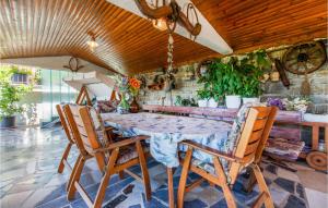 2 Bedroom Amazing Apartment In Secovlje