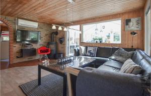 Three-Bedroom Holiday Home In Spottrup