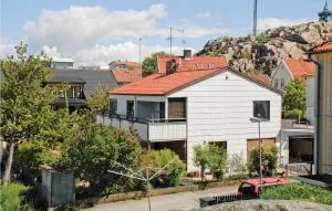 Nice Home In Lysekil With Sauna - Kärlingesund