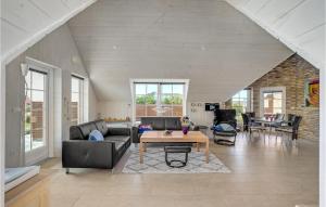 Holiday Home Ringkobing 77 With Hot Tub