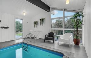 Nice Home In Glesborg With Kitchen