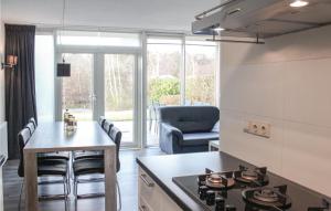 Amazing Home In Vlagtwedde