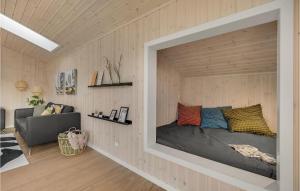 5 Bedroom Amazing Home In Glesborg