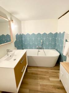 Maisons d'hotes Les CHARMES : photos des chambres