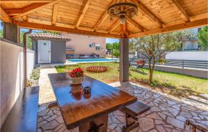 1 Bedroom Awesome Apartment In Pula