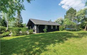 Three-Bedroom Holiday Home In Sydals