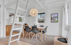 Three-Bedroom Holiday Home In Sydals